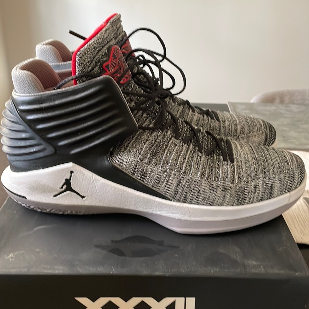 Air Jordan XXXII